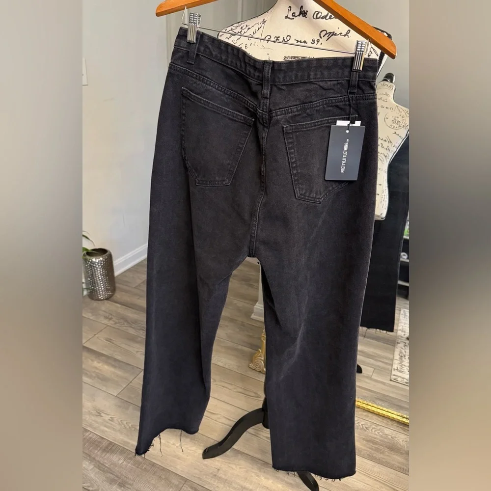 PrettyLittleThing Charcoal Denim Pants - Picture 2 of 10